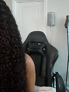 butterflybootyy (F young) - Blow job titts out