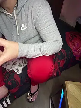 Milfshortcakes webcam