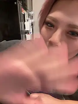 BADBITCHISAKI webcam