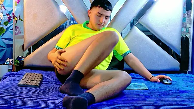 Oliver_Jamees webcam