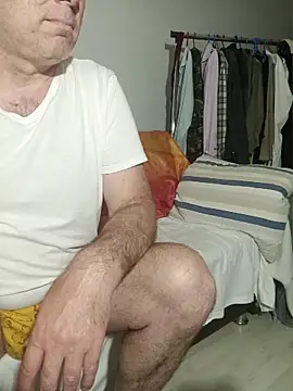 saysomething3 (Ask my age) - Blowjob  from my neigbor  outside