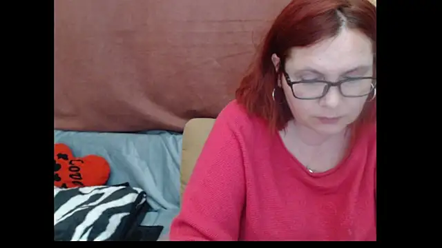 PlayfullMature webcam