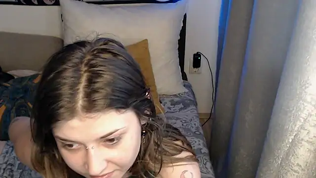 AlienforTwenty webcam