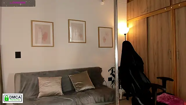 lilabril (F young) - Erotic dance without bra + oil