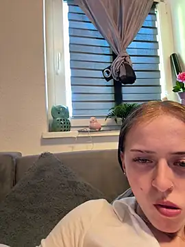 queenadri (Ask my age) - Live Pussy Bild