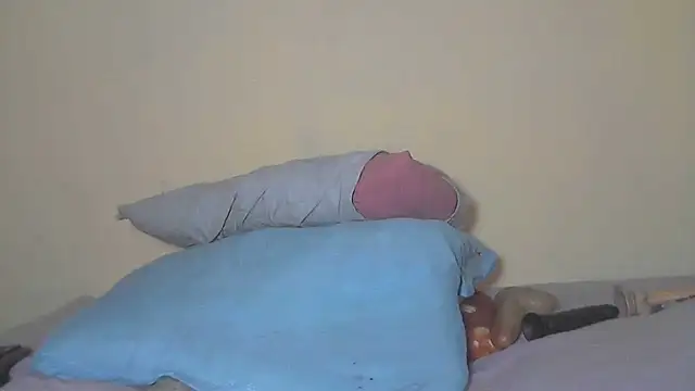 annabigpussyxo (F milf) - my fees  for nurse Aid your dick lov