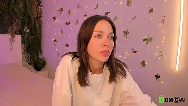 black_jenny (F young) - change into a sexy bra