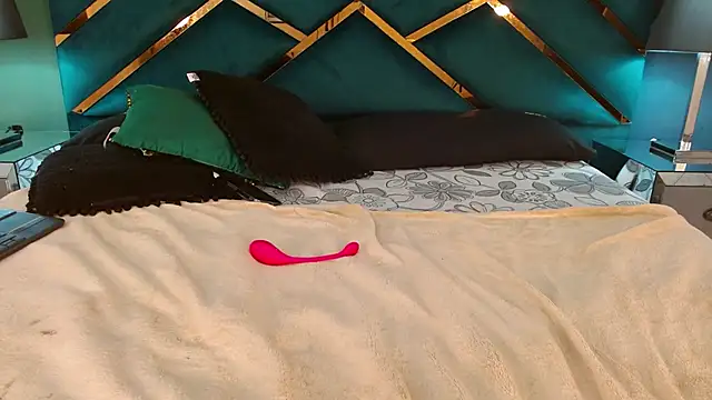 lexyblaze_ (F young) - Amaizing Orgasm