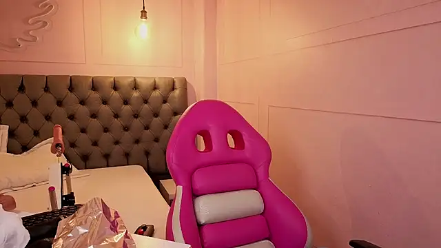 carol_69 (F young) - mount pillow until wet