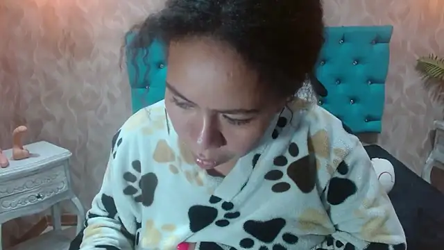 kenialovex (F young) - Cameltoe + Rubbing on panty 💦😏