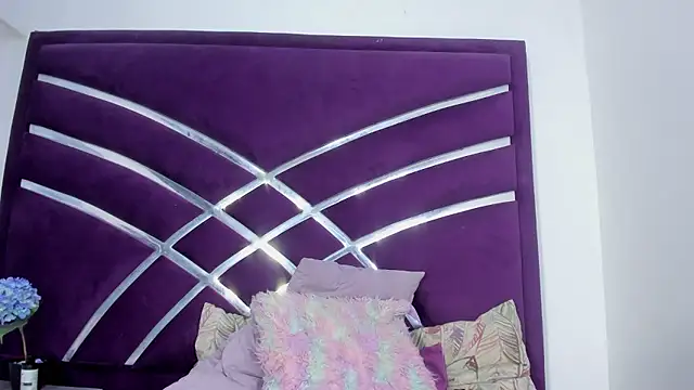 jade_ht (F teen) - Spank ass 4x