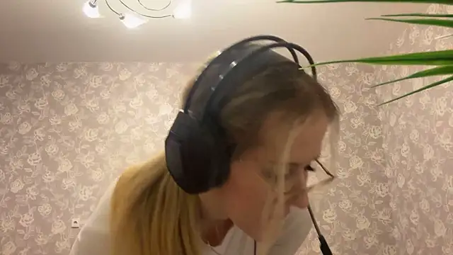 elmiragildea (F young) - I'll wear my sports outfit)