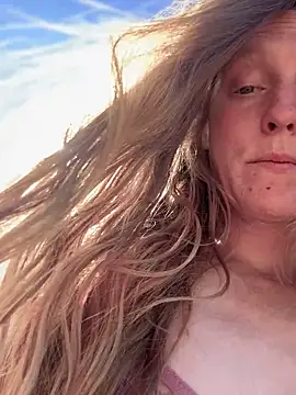 GoldenFlameGoddess webcam