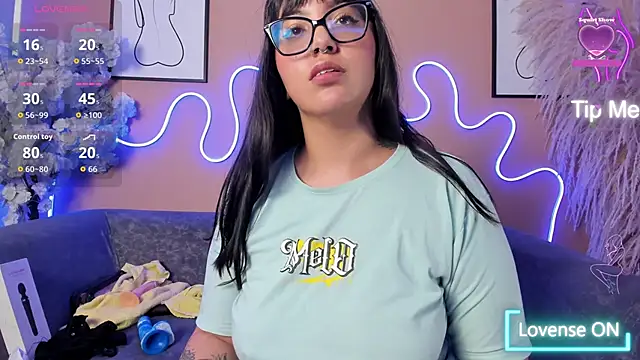 Alana_dagger_ webcam