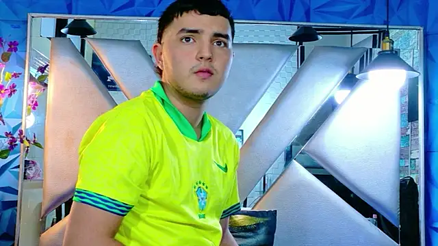 Oliver_Jamees webcam