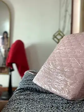 Antonella_And_Thiago webcam