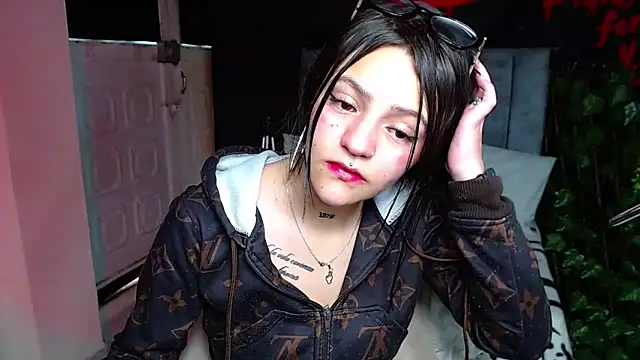 Violettasquirt webcam