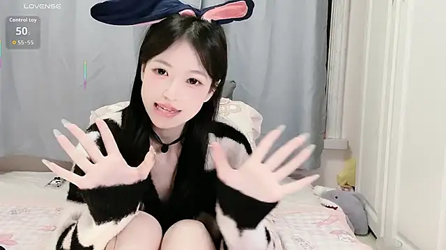 美女XiaoMei-iiiiii在线直播