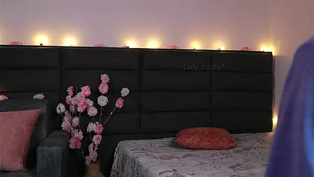 kathieandpovcock1 webcam