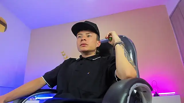 nascary_fox - Nascary_Fox's free webcam - UK Sex Cams