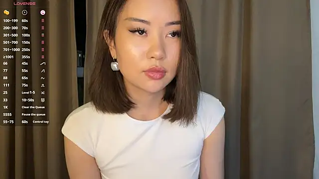 Ur_neighbor_Kira webcam