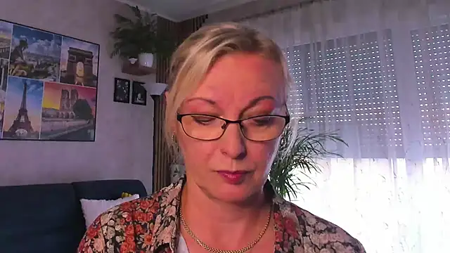 vanessa_chat (F mature) - ....