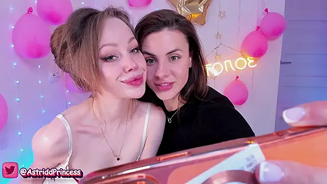 astridhotty (G young) - Sucking each other's nipples