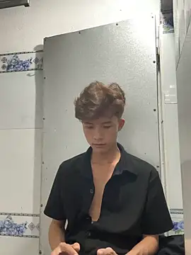 nguyencuong1999 (M young) - Earn money to buy a vibrator.