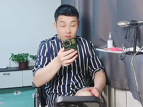 llpl322 (M young) - 直男道具玩菊花