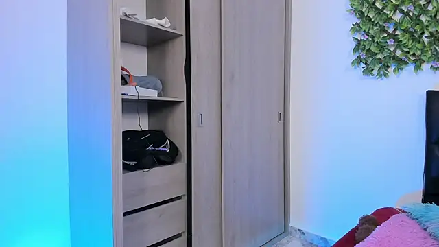 Preview of valeria_and_zoe