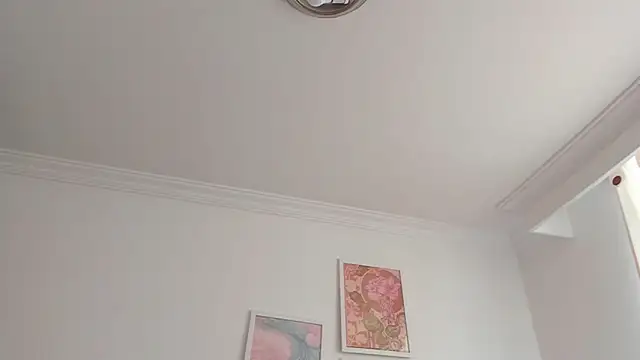 canelleGarces webcam