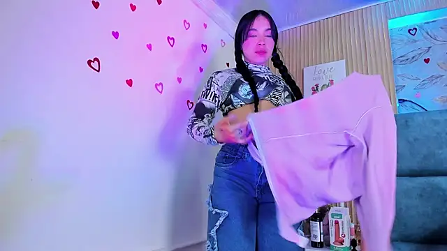 Delphine_doll webcam