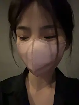 gougou13 (F young) - 户外男厕完成目标打开门五分钟