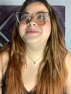 ZoeBennett_Pink webcam