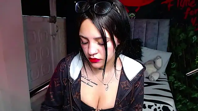 Violettasquirt webcam