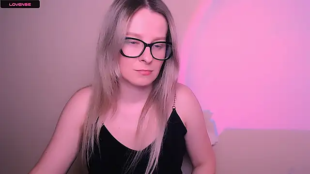 AnnePeach webcam