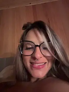 AliceStone19 webcam