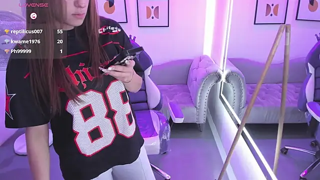 Victoria__doll webcam