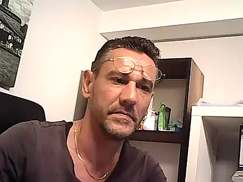 mastercharisma35 - Mastercharisma35's free webcam - UK Sex Cams