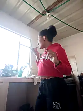 bigassmommy_x - Bigassmommy_x's free webcam - UK Sex Cams