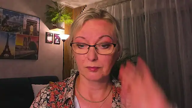 vanessa_chat (F mature) - ....