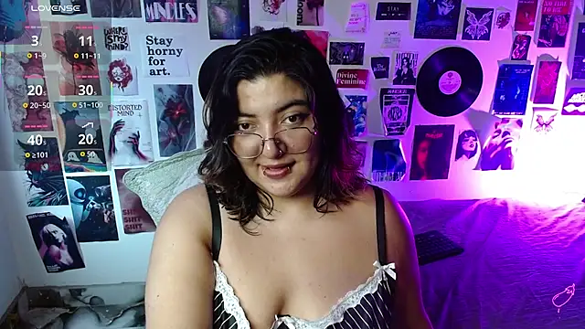 Roxy_f_w webcam