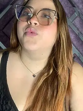 ZoeBennett_Pink webcam