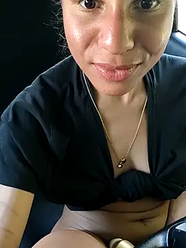 yaraestelle (F young) - Squirt for us today <3