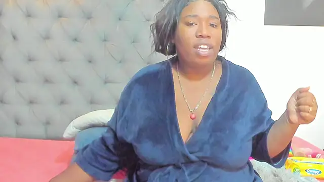 nahiroby_ebony webcam