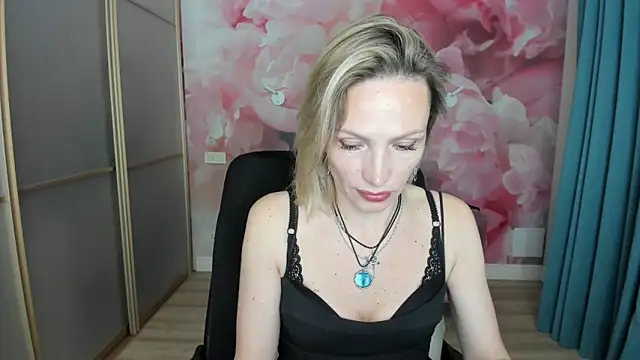 AlinaMoor webcam