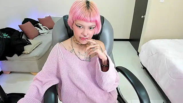 Bela_Craxkerr webcam