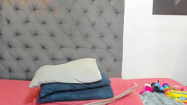 nahiroby_ebony webcam