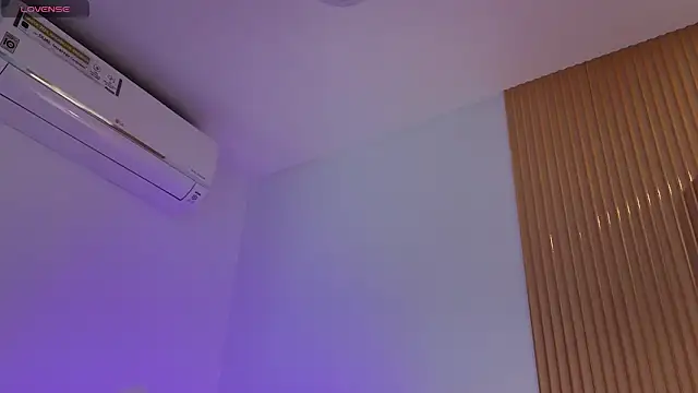 Megann_Rousee webcam