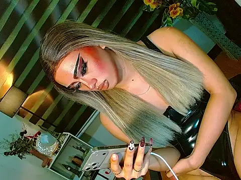 HOLLYWOOD_QUEEN_88 webcam